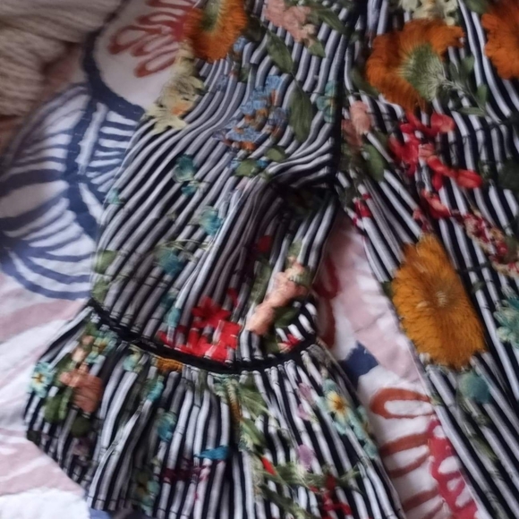 A beautiful shirt for spring 🌻 - Picture 4 of 5